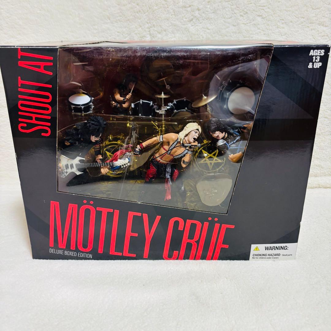 マクファーレントイズ モトリークルー SHOUT AT THE DEVIL