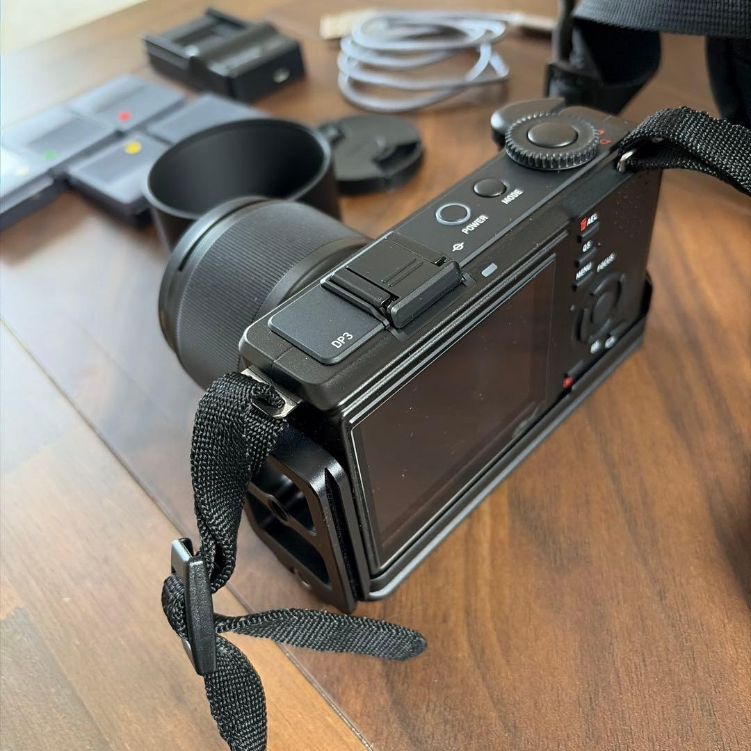よ*ー様 再オークションSIGMA dp3 Merrill 美品　バッテリー5個