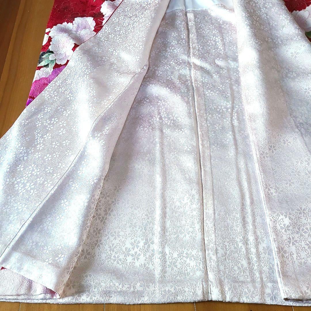 ◆【可憐なお花のお振り袖】刺繍と金糸使い