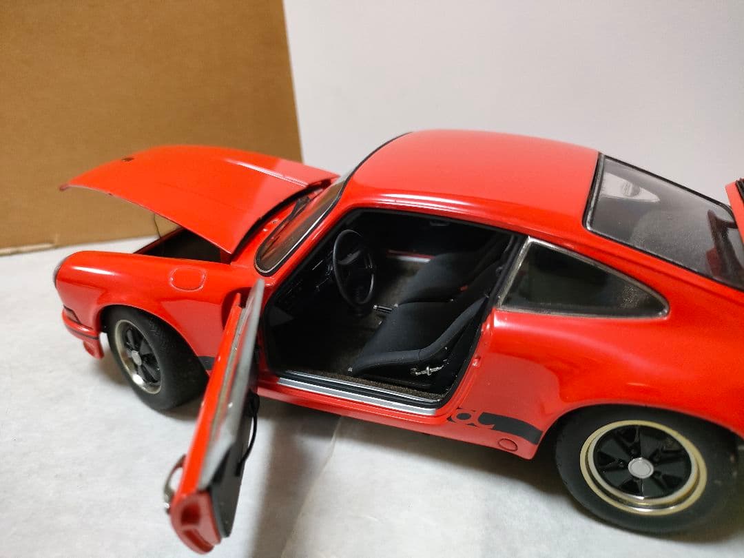 に*ー様 オートアート　ポルシェ911カレラ 　1/18