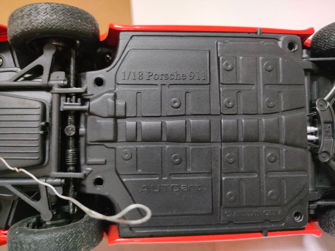 に*ー様 オートアート　ポルシェ911カレラ 　1/18