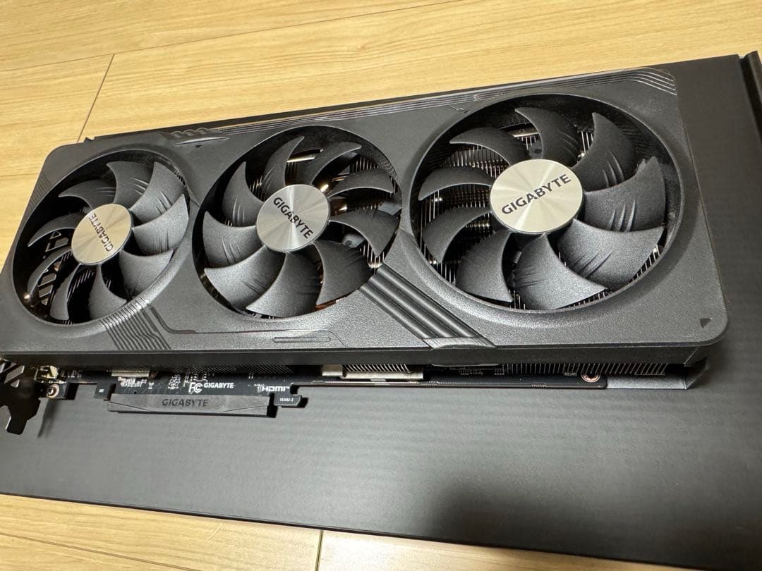 【超美品】Gigabyte Radeon RX7800XT GAMING OC