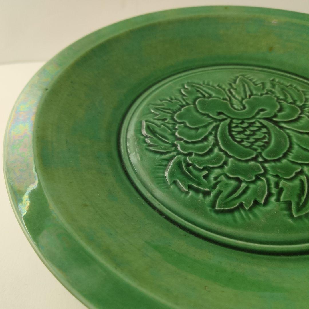M267-2 中国 新渡緑釉飾り皿 唐物緑釉盤 中央花彫刻 皿 直径15㎝