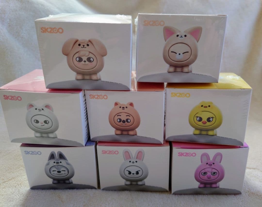 SKZOO フィギュア8個とフォトカード8枚セット