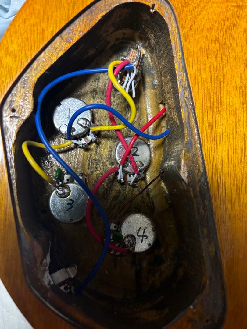 ダブルカッタウェイ　ゴールド GROVER ペグ、BIGSBY搭載　ジャンク