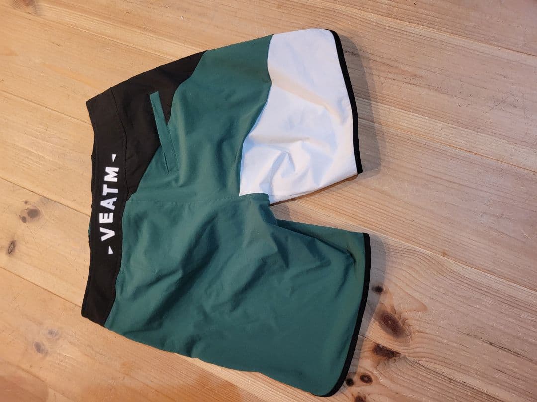 チョコ VEATM ビートム サーフパンツ 緑/黒/白　Sサイズ