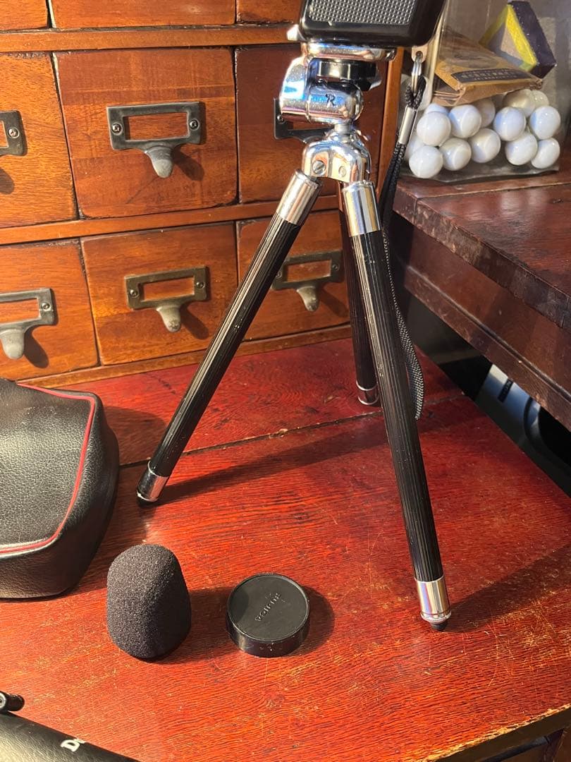 昭和レトロ　8mmカメラ　3脚付き　インテリアやディスプレイに…