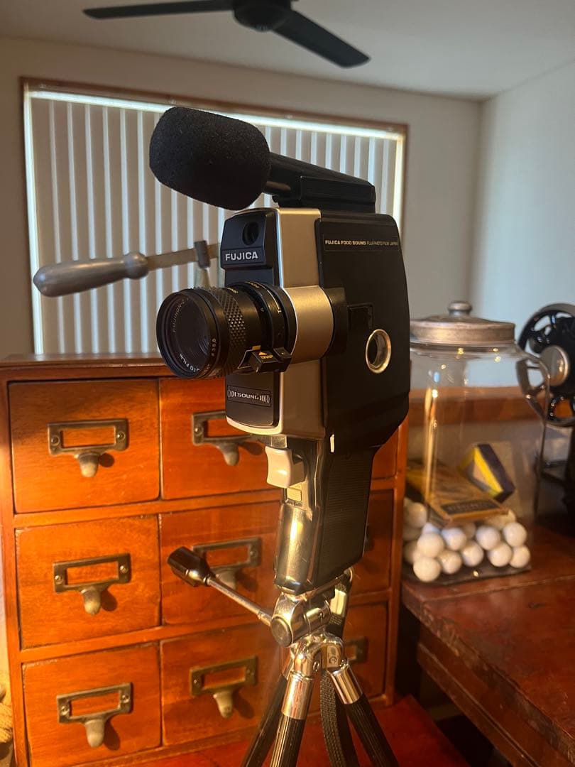 昭和レトロ　8mmカメラ　3脚付き　インテリアやディスプレイに…