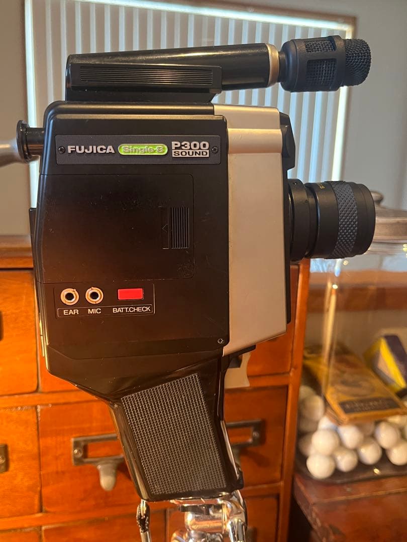 昭和レトロ　8mmカメラ　3脚付き　インテリアやディスプレイに…