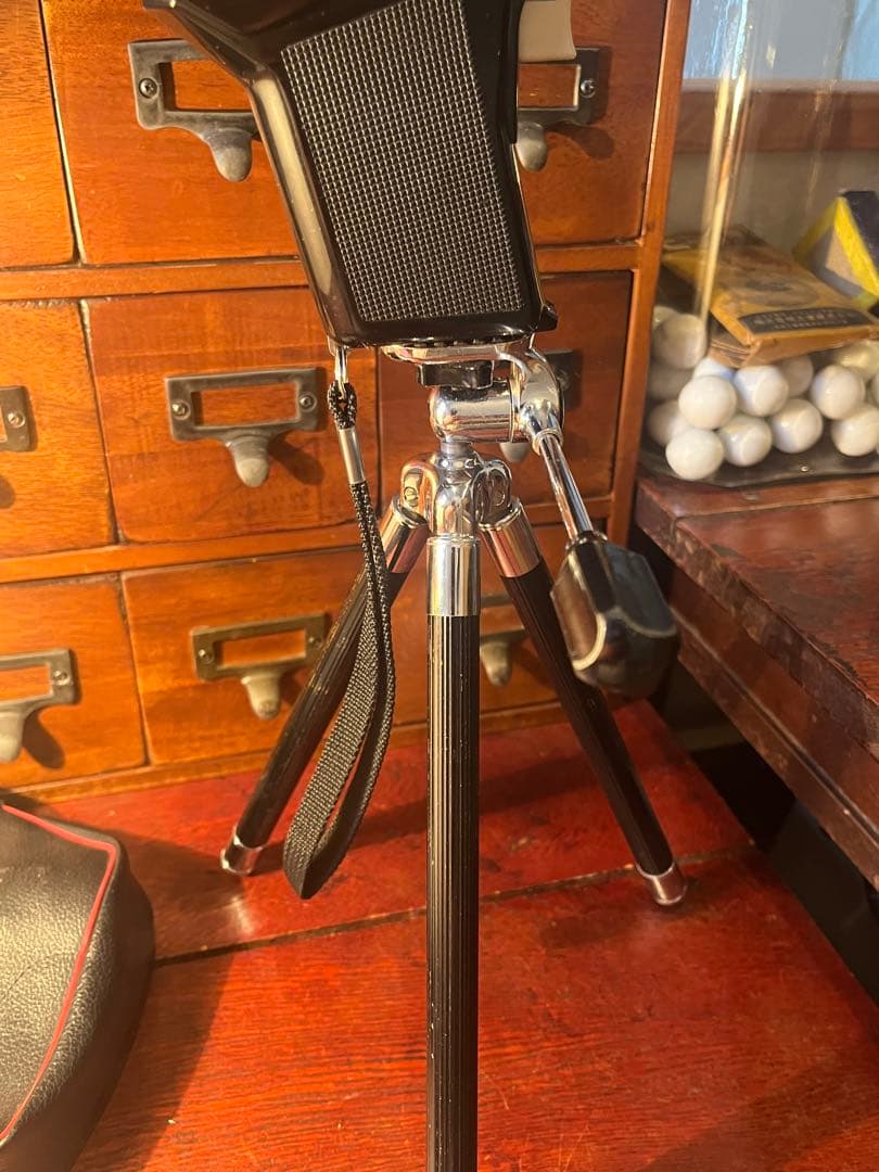 昭和レトロ　8mmカメラ　3脚付き　インテリアやディスプレイに…
