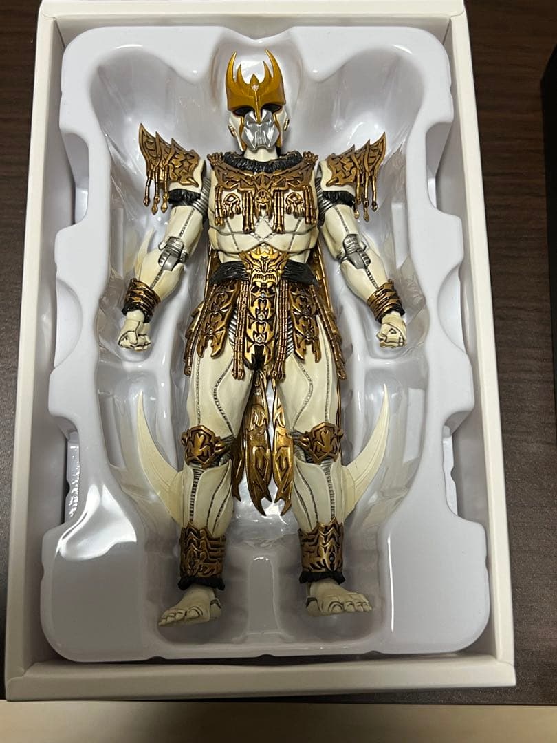 SHFiguarts仮面ライダークウガアルティメットフォーム&ン・ダクバ・ゼバ