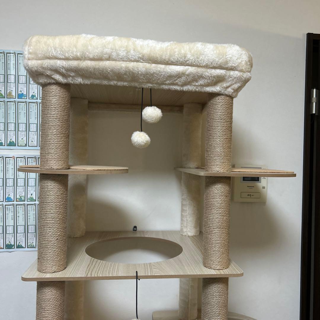 【ほぼ未使用】クリーム色のキャットタワー 据え置き型