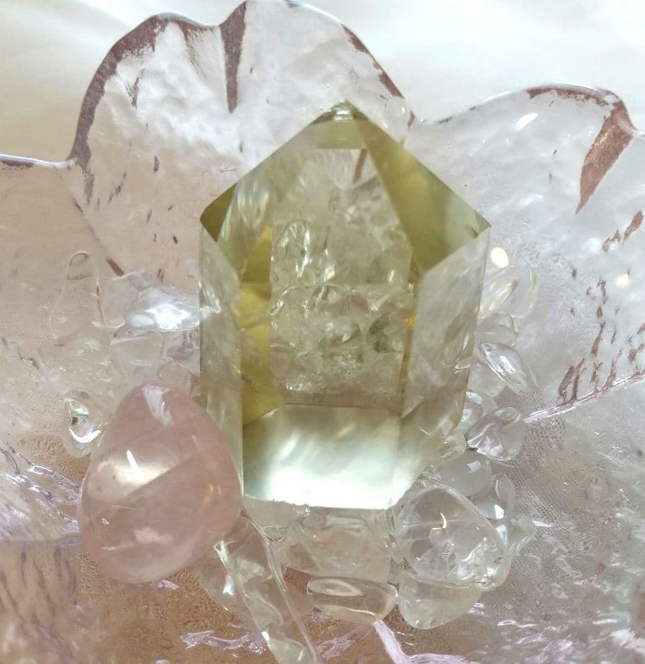 光の魔法❇️可愛い虹入り シトリン 六角柱