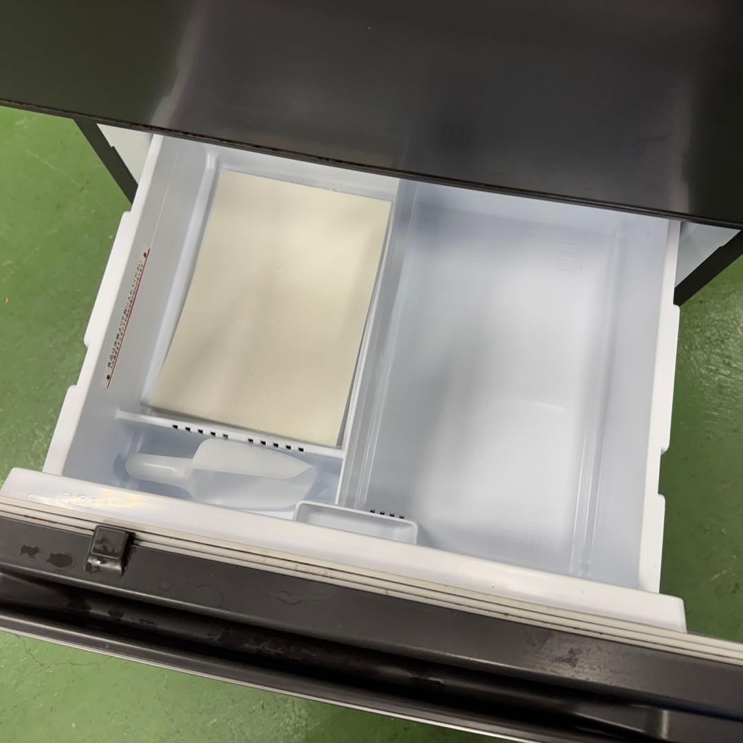 161 三菱　大型冷蔵庫　200L強　小型　家庭用　右開き　自動製氷　3ドア