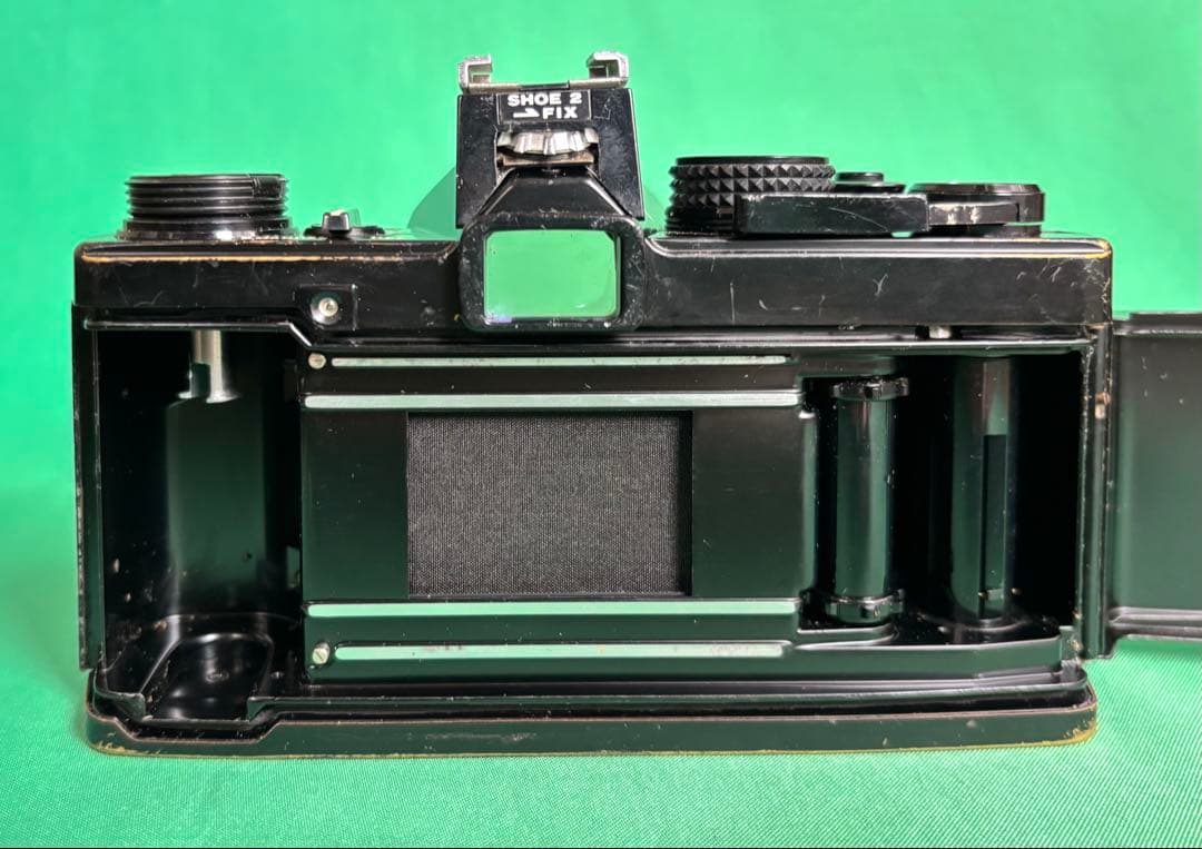 ★ OLYMPUS OM-2 (使用説明書付) + 広角レンズ 28mm