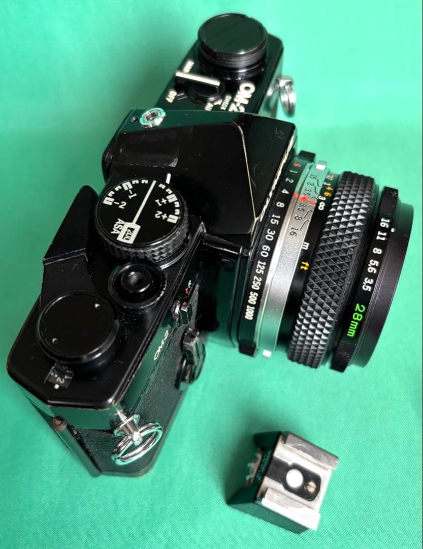 ★ OLYMPUS OM-2 (使用説明書付) + 広角レンズ 28mm