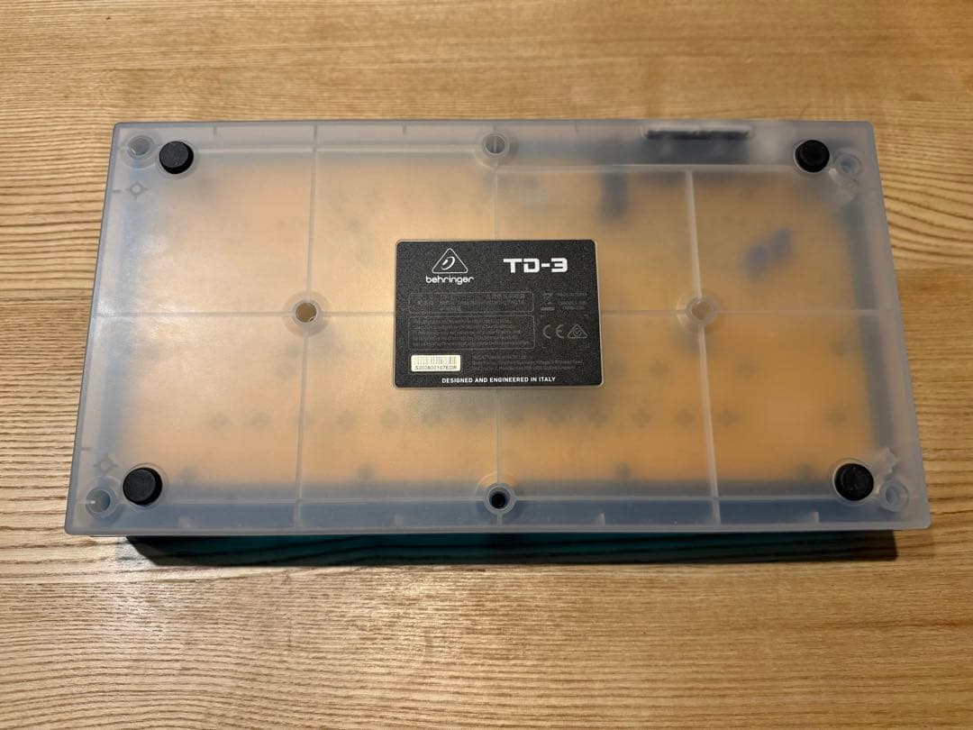 behringer TD-3 アナログシンセサイザー