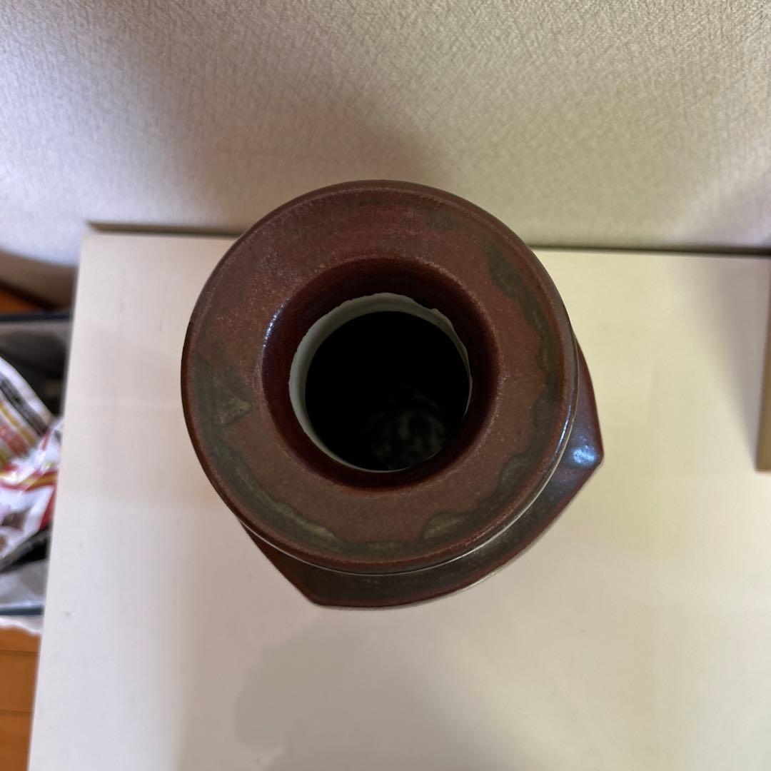 【鉄釉花紋方壷】　明石庄作　益子焼　共箱付