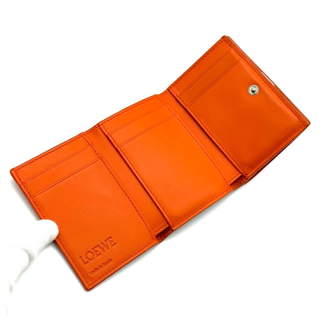使用わずか✨ロエベ アナグラム トライフォールド オレンジ 財布　箱付　P40
