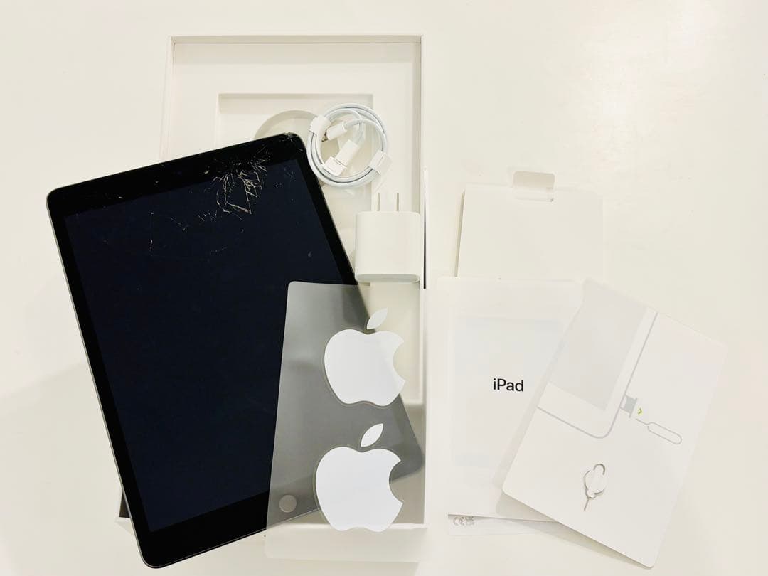 iPad第9世代 64GB Wi-Fi＋Cellular 画面割れ 付属品未使用