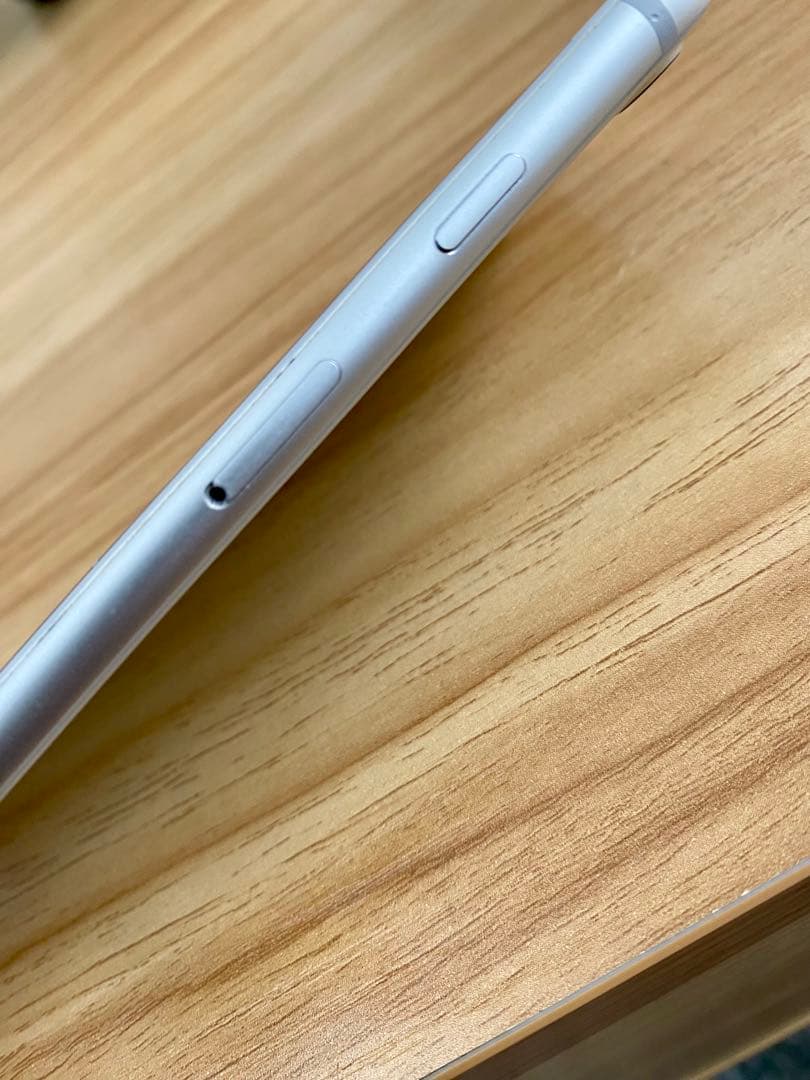 Apple iPhone 8 ホワイト 本体　最大容量74%