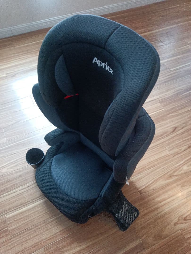 【Aprica】美品 / 送料込 / 車用チャイルドシート (3歳～11歳対象)