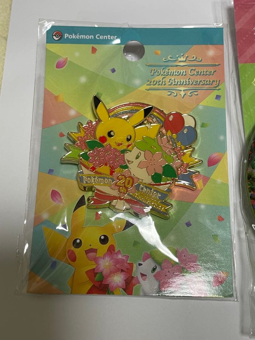 ポケモンセンター 20周年記念ピンバッチ＆缶バッジセット
