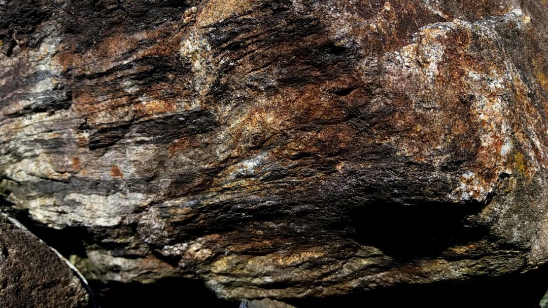 希少原石　大型　結晶片岩　シスト　庭石　ロックガーデン　ガーデニング　鉱物　原石