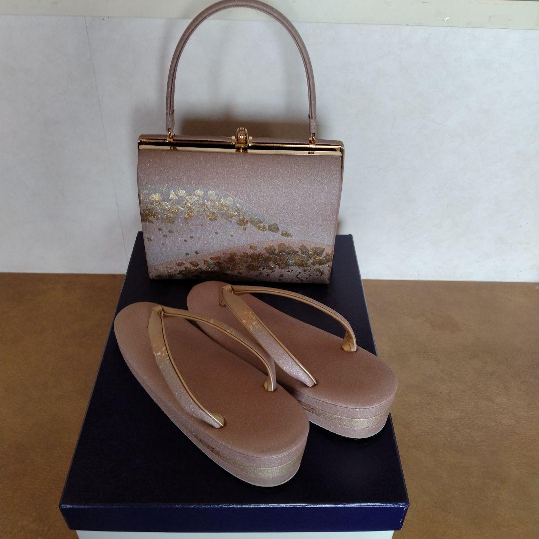 草履とバッグのセットです。東京胡蝶です。