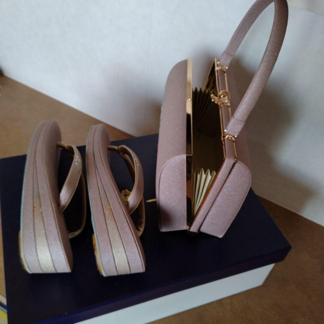 草履とバッグのセットです。東京胡蝶です。