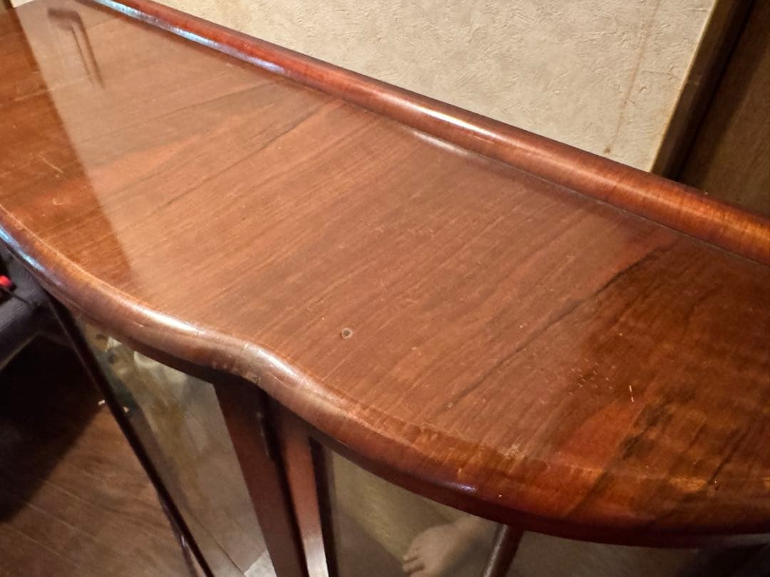 木製キャビネット 3段棚付きアンティーク飾り棚