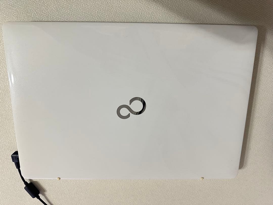 Fujitsu Lifebook ホワイトノートPC