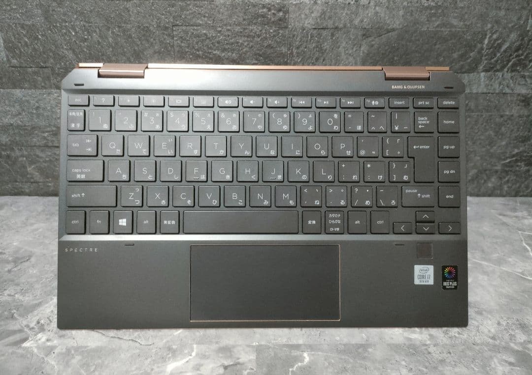 美品 HP SPECTRE COREI7 メモリ16 SSD256 新品バッテリ