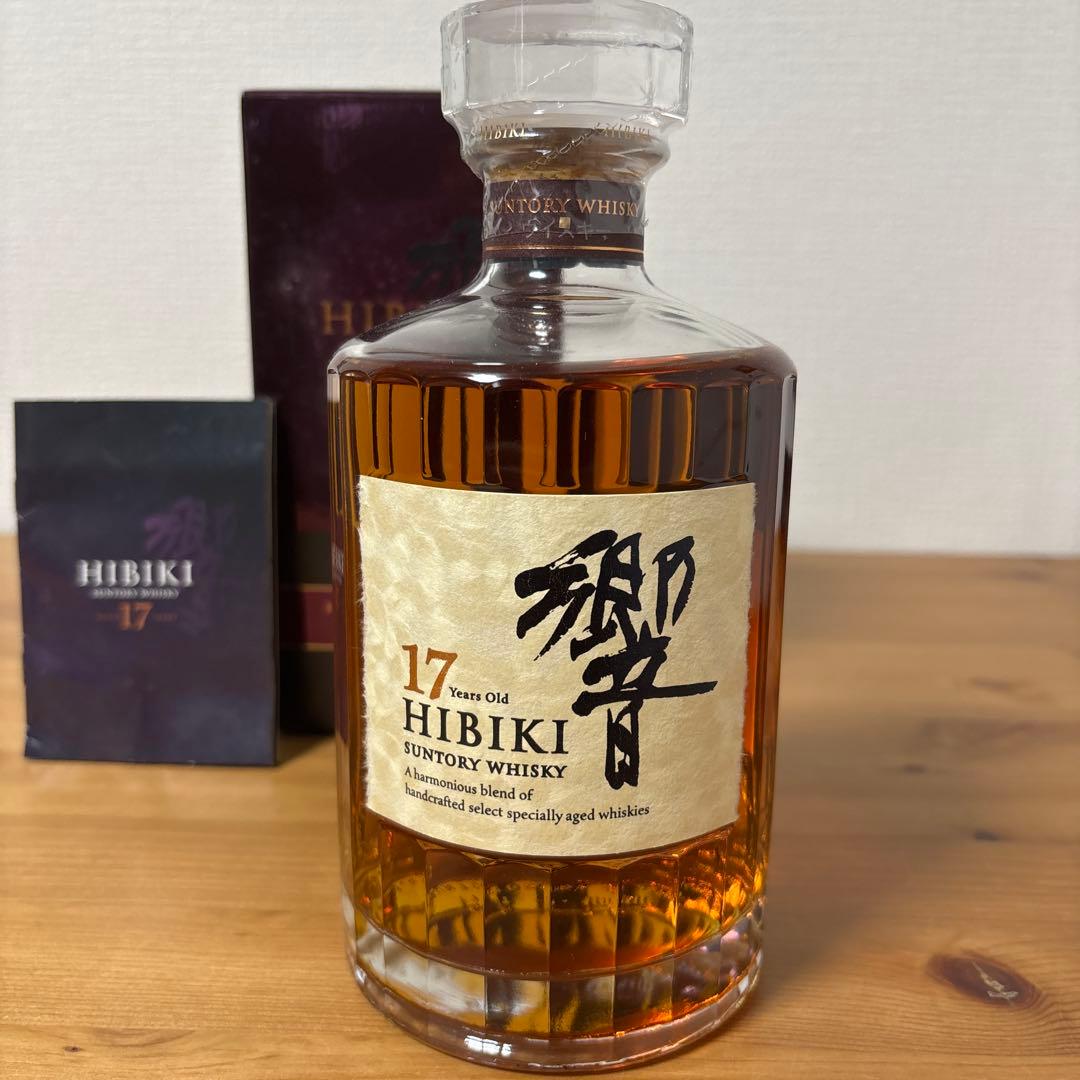 サントリーウイスキー　響17年　箱付　未開栓　終売品 ❻