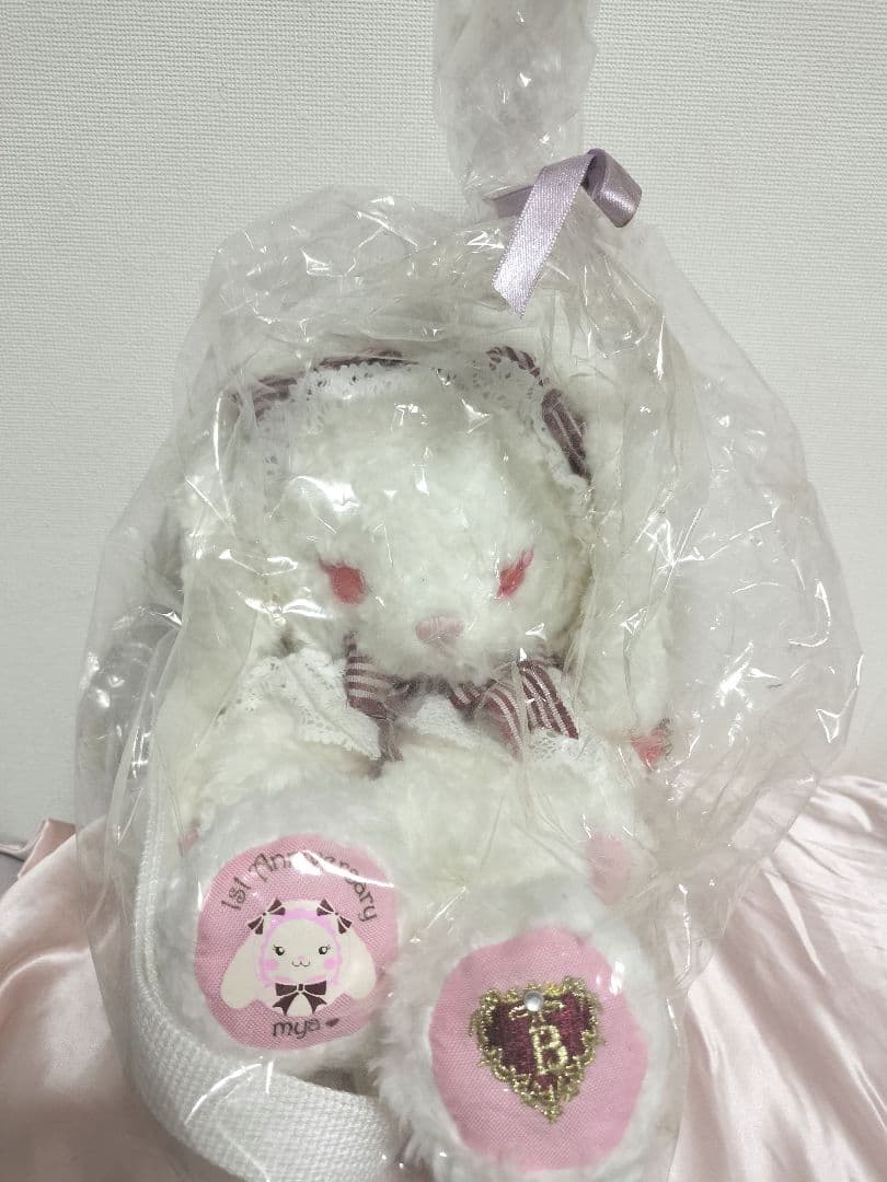 BABY うさくみゃちゃん 原宿本店1周年記念限定品 未開封 ポシェット