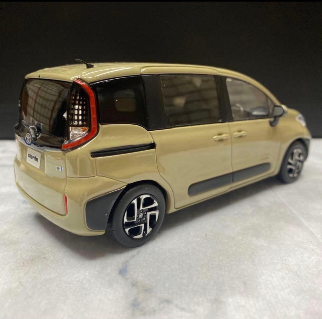 トヨタ シエンタ　カラーサンプルミニカー 2台セット　非売品