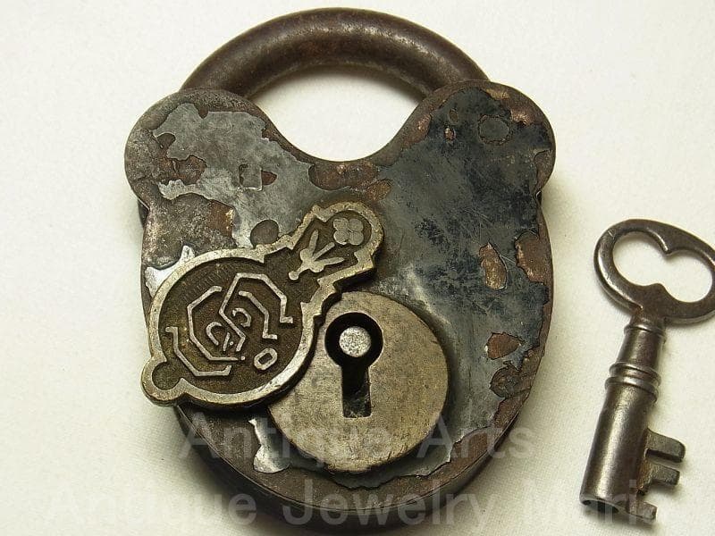 《p1049》《１８００年代》《熊・ミッキー顔》サージェント＆カンパニー 南京錠