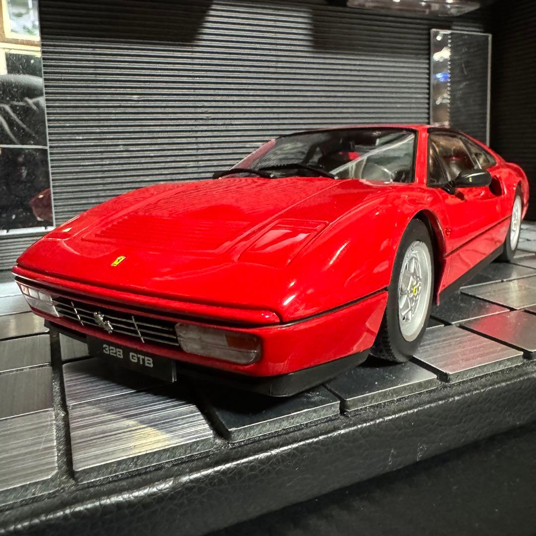 絶版未展示品 KKスケール 1/18 フェラーリ 328 GTB 1985