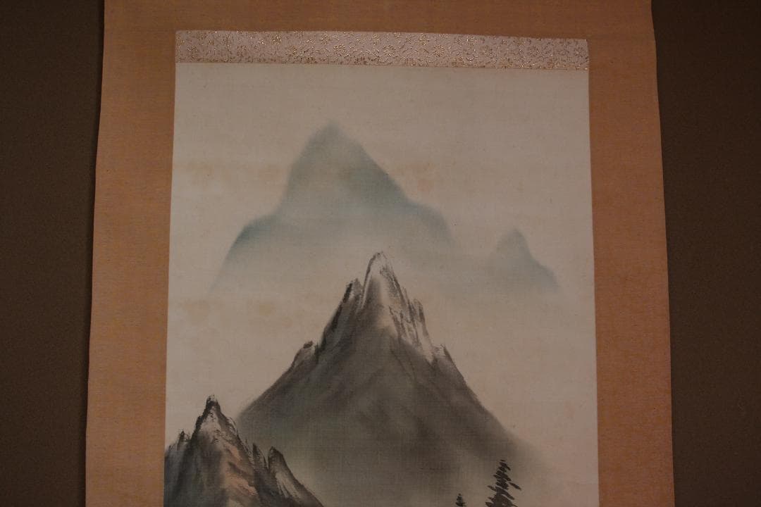 彩色山水画 香山作　掛け軸　絹本