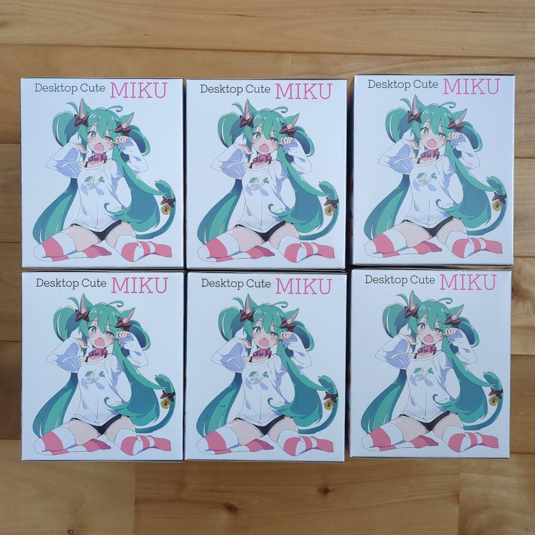 初音ミク　フィギュア　39個セット　猫耳Tシャツ・シナモロール　など