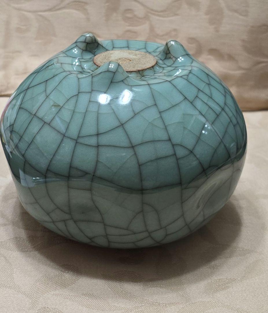 青磁の花入れです