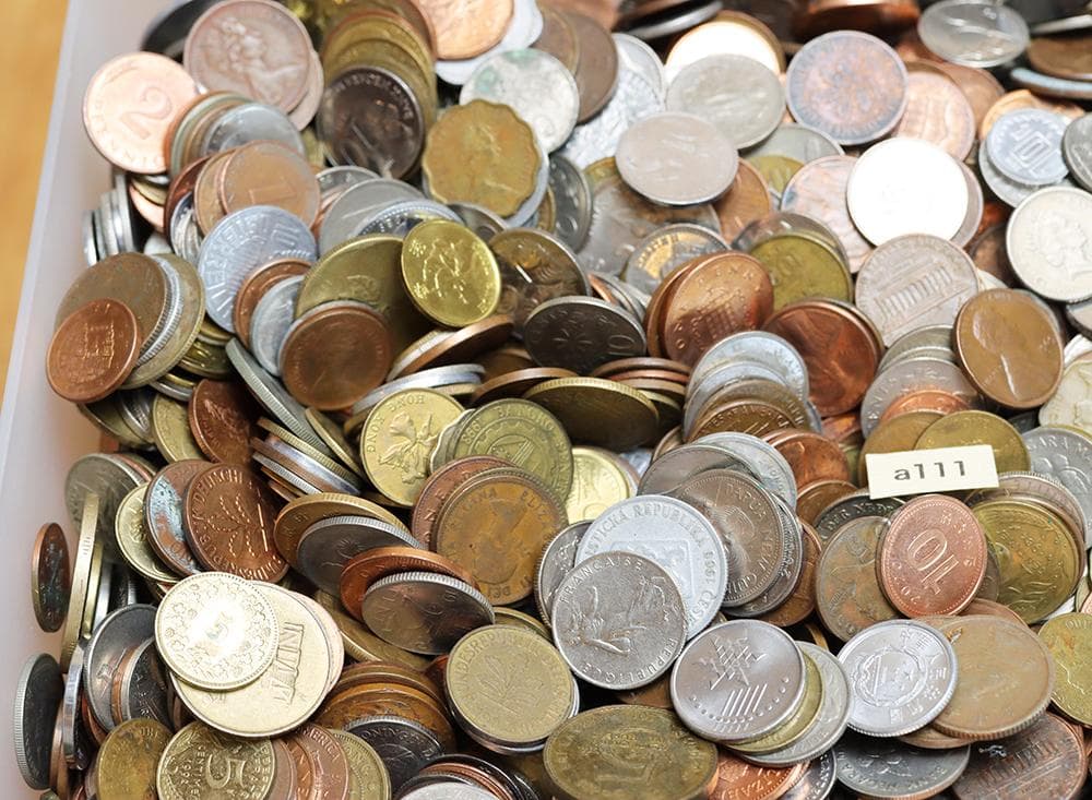 a111 豆　小さな 硬貨まとめ 約4.9kg 様々な国の