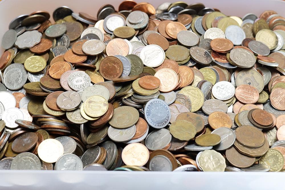 a111 豆　小さな 硬貨まとめ 約4.9kg 様々な国の
