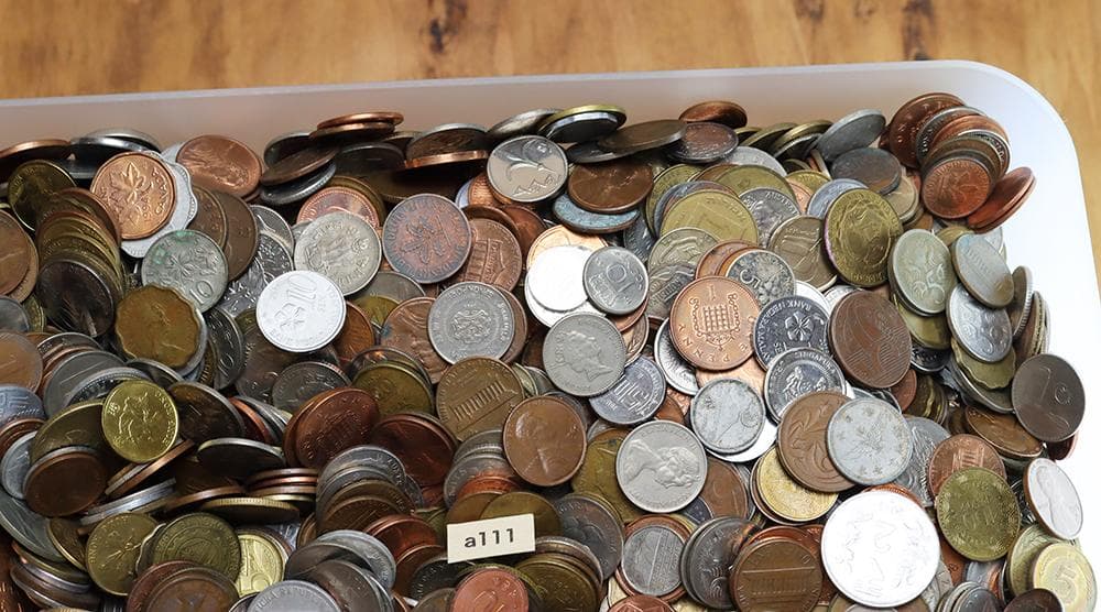 a111 豆　小さな 硬貨まとめ 約4.9kg 様々な国の