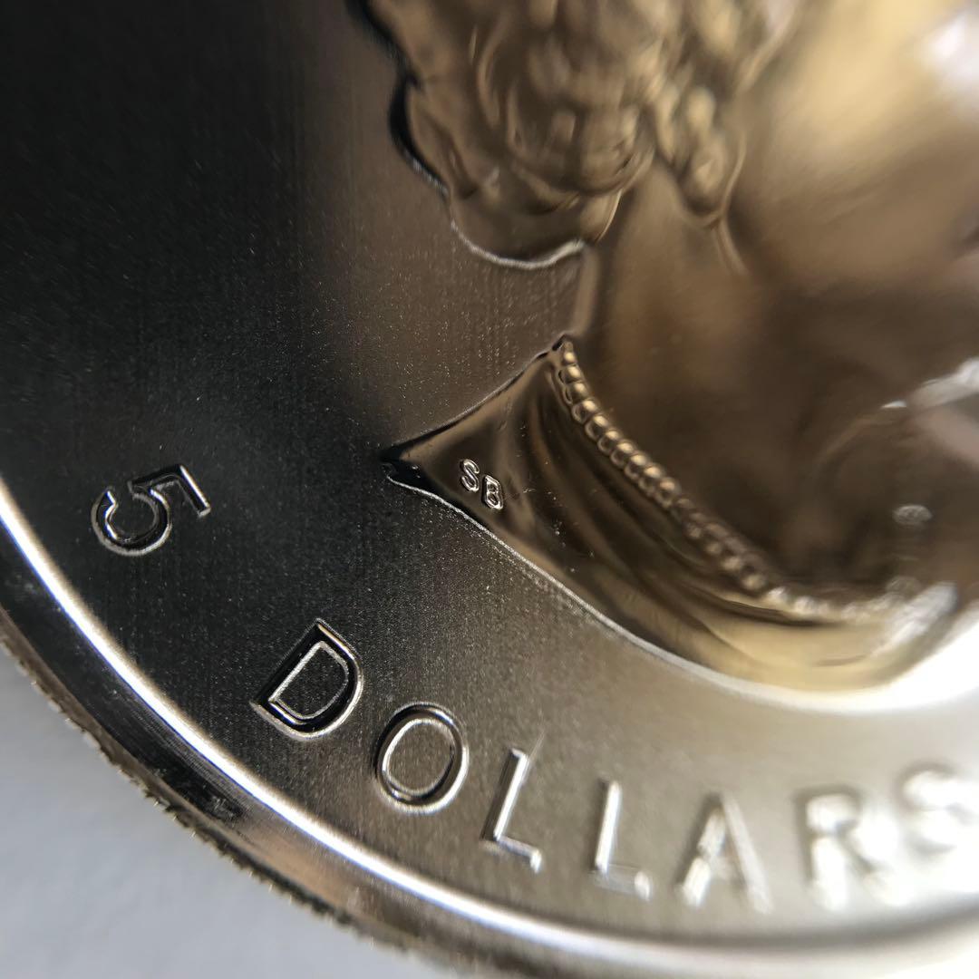 銀貨】2011年 カナダ メイプルリーフ 銀貨 1オンス