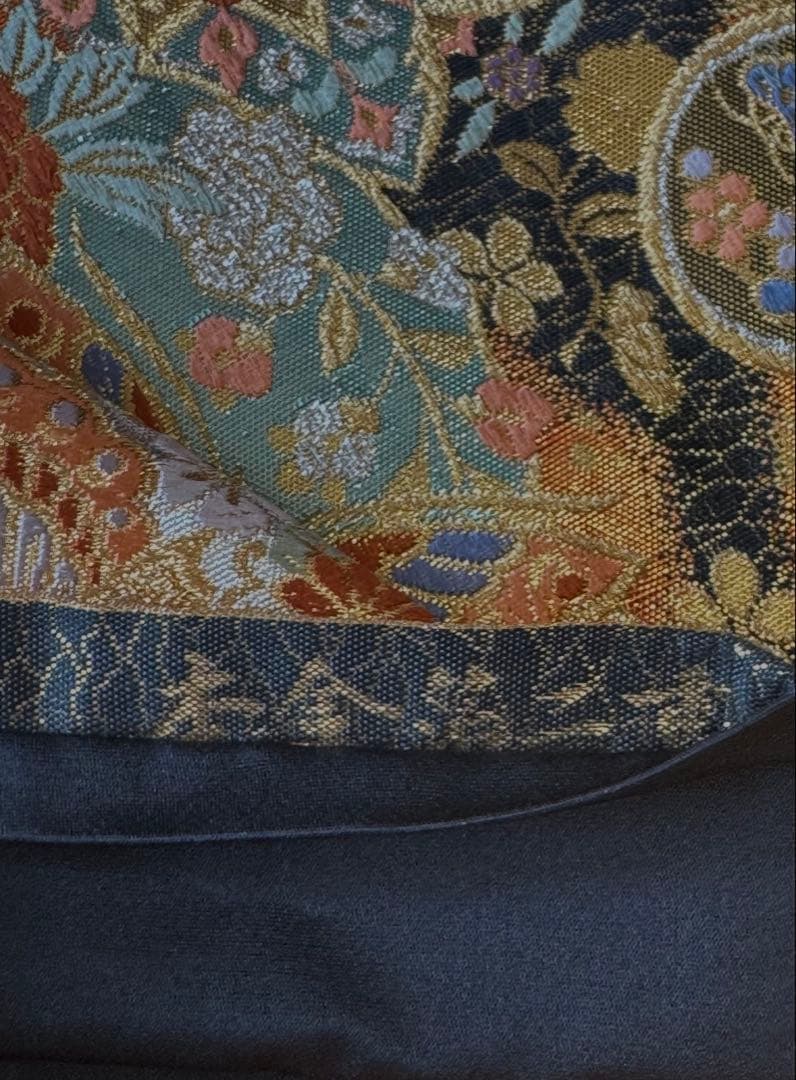 裄６９．５ｃｍ　豪華　４点セット　黒地に金駒刺繍 も豪華な振袖