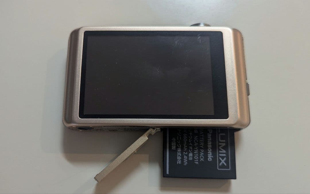 【美品】Panasonic 　LUMIX DMC-FH7　動作確認済