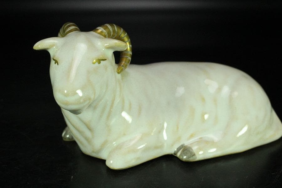 三代伊藤陶山 羊置物 美品 共箱(K-LC863)
