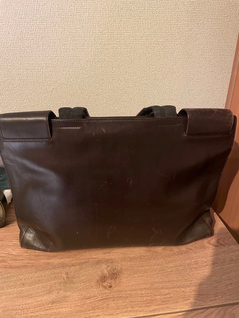 PRADA(プラダ)ダークブラウンレザートートバッグ