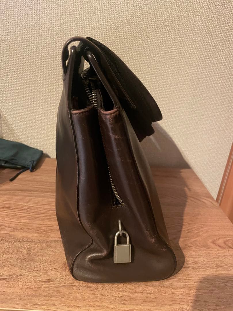 PRADA(プラダ)ダークブラウンレザートートバッグ